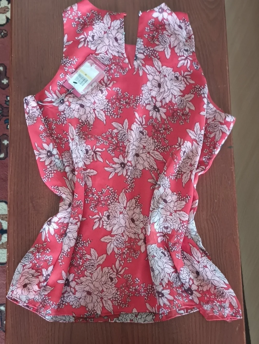 Vince Camuto lightweight sleeveless